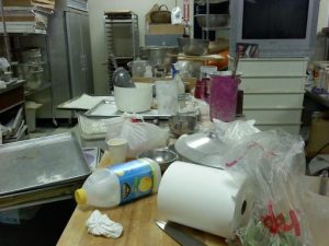 messy-restaurant-kitchen